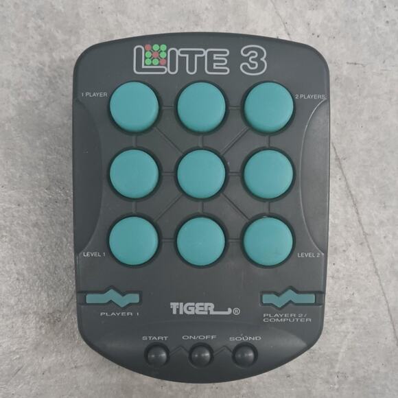 Tiger Electronics - Lite 3 Handheld Memory Game - Picture 1 of 2